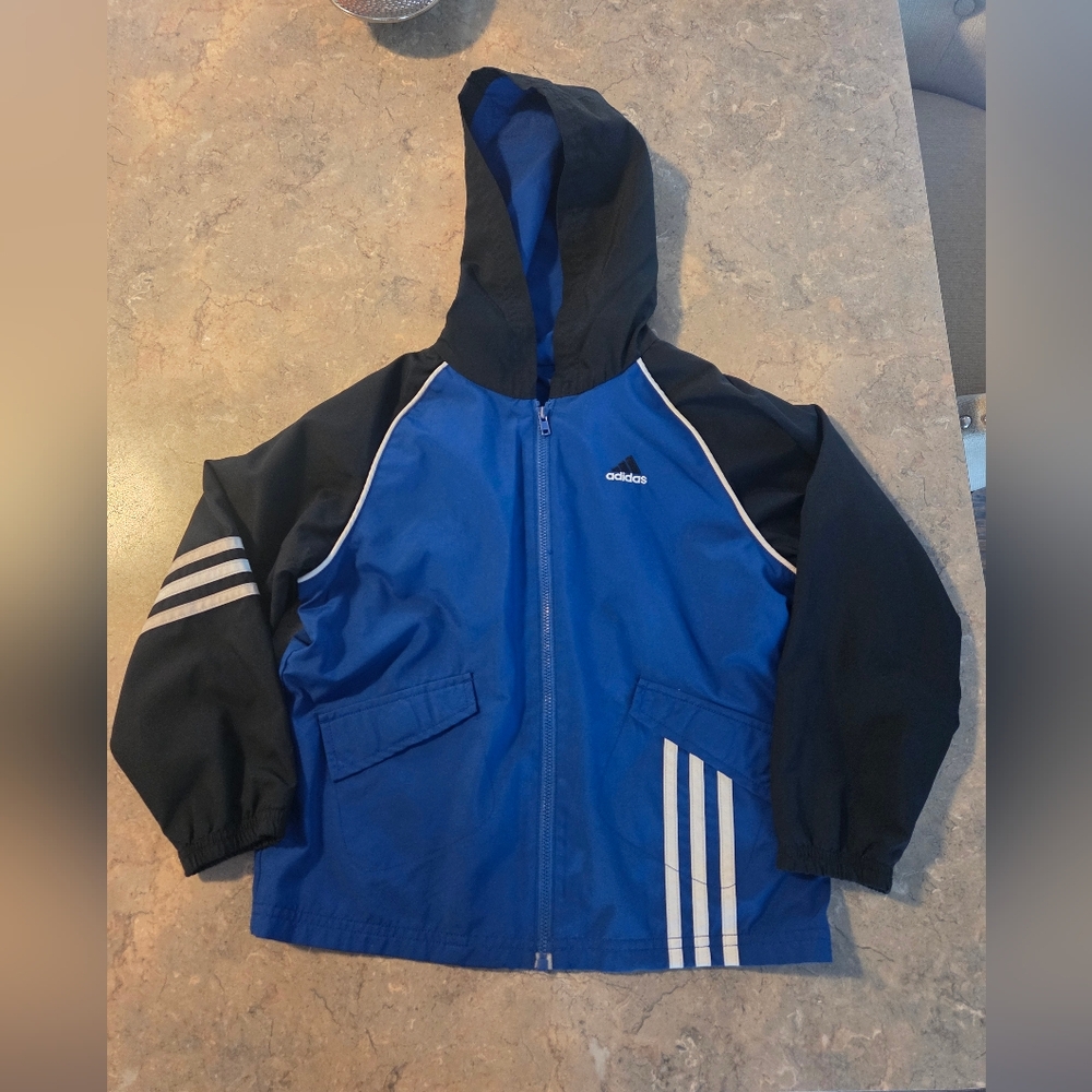 Boys adidas jacket size 6 Has writing on tag
